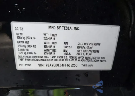 2023 Tesla Model Y Awd/Long Range Dual Motor All-Wheel Drive z USA, uszkodzony, nr VIN 7SAYGDEE4PF685256